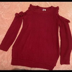 Alya Cute Shoulderless sweater.